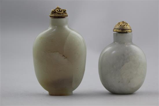 Two Chinese jade snuff bottles, 1800-1900, 4.9cm